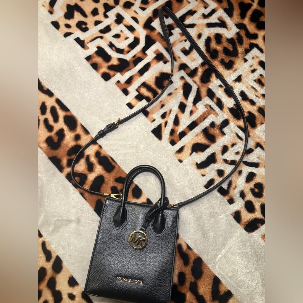 Michael Kors Super Mini Tote Bag - Black